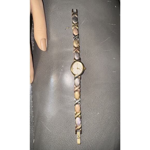 -WATCH WOMEN Avon VTG 19mm Tri Color Gold Tone Oval Dial 7" - Picture 9 of 16